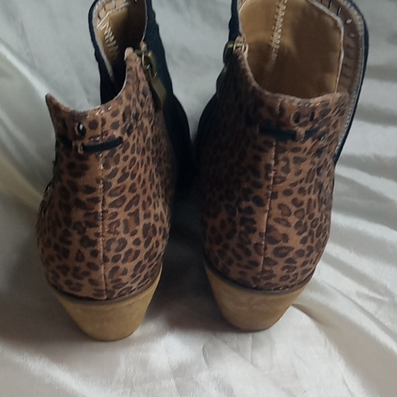 Boutique by Corkys zip up ankle boots cheetah - Picture 4 of 7